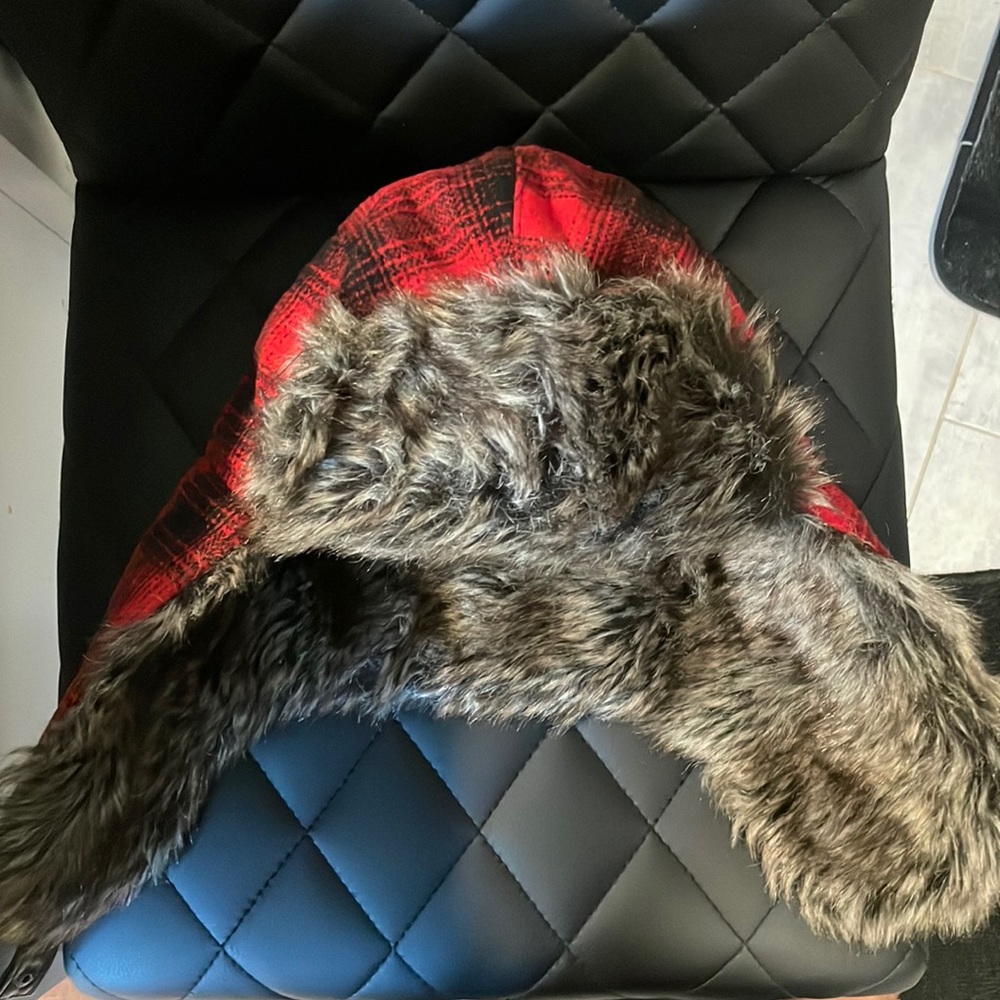 Red/black topper hat